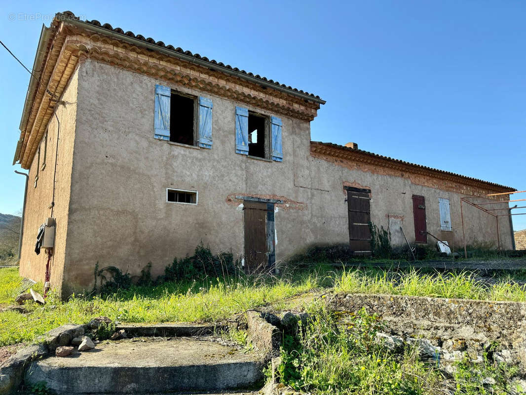 Maison à LE MUY