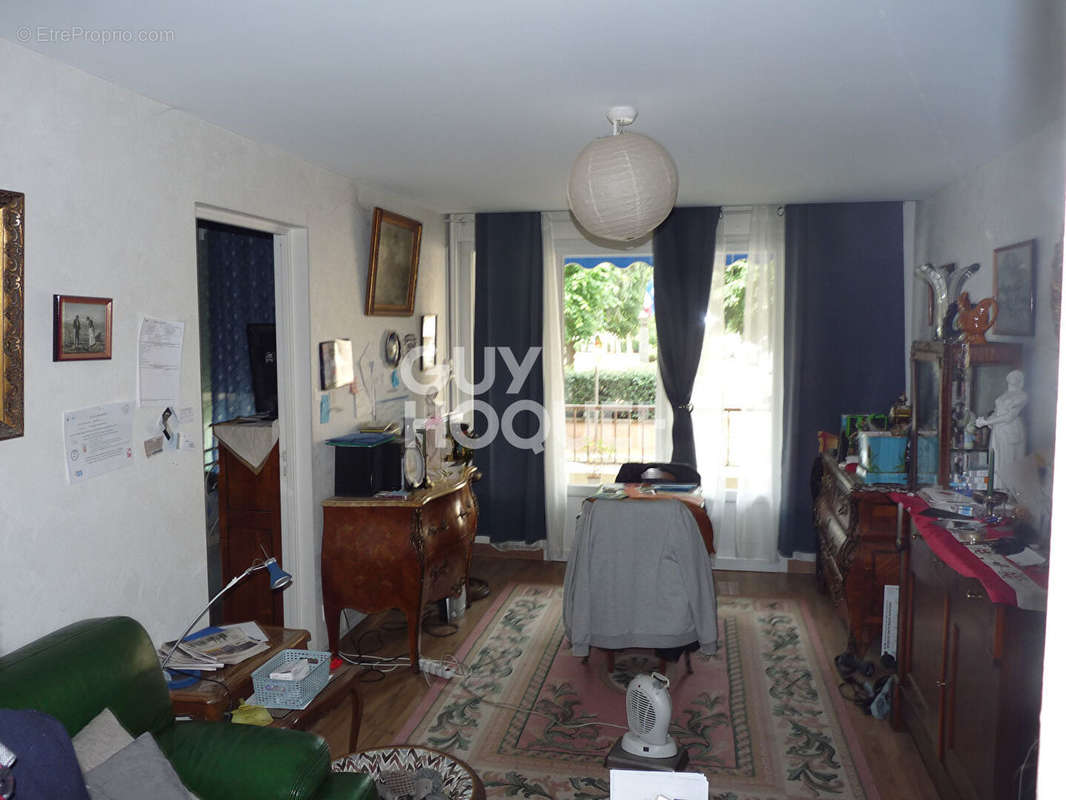 Appartement à MONTROND-LES-BAINS