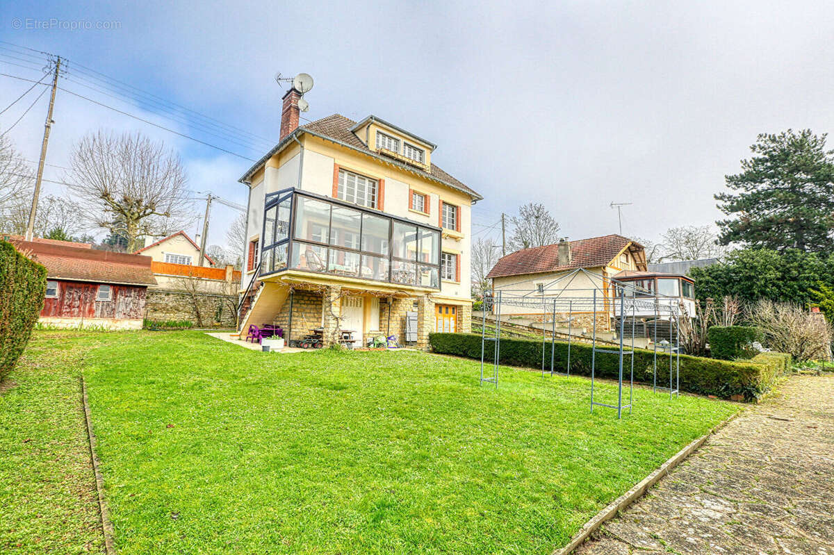 Maison à MEZY-SUR-SEINE