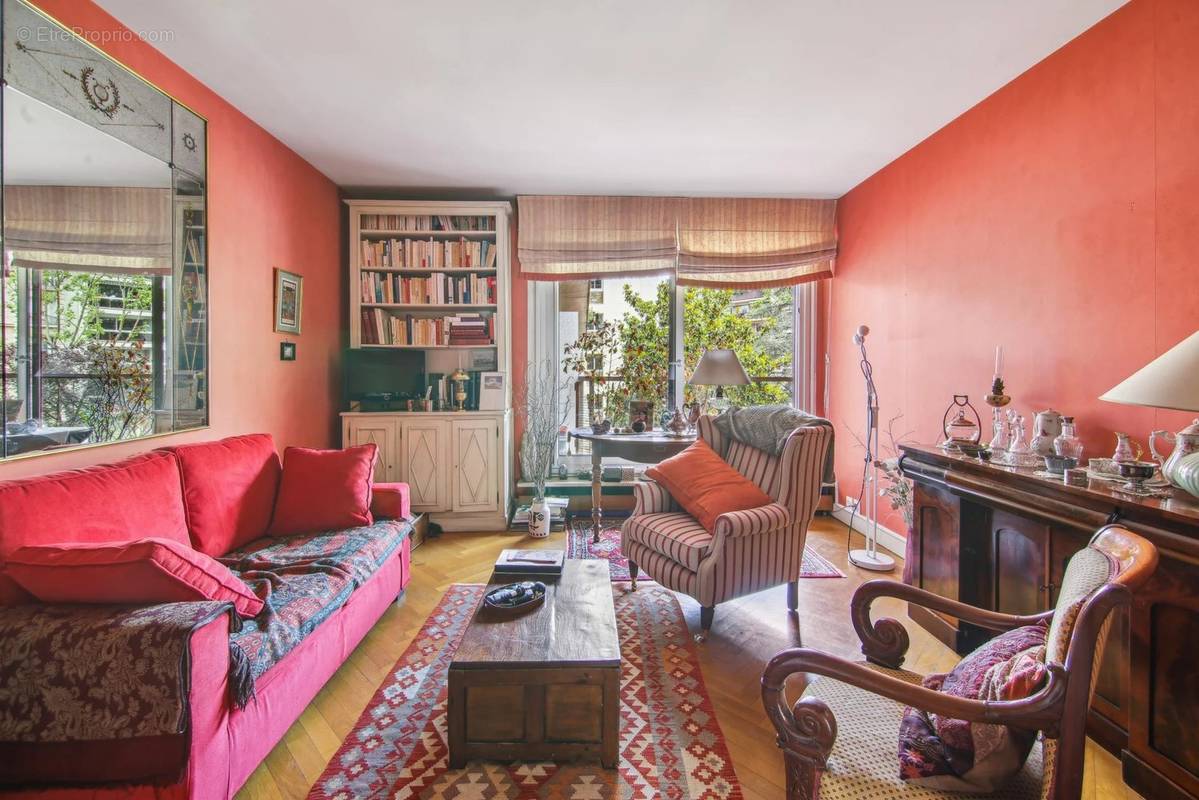 Appartement à NEUILLY-SUR-SEINE