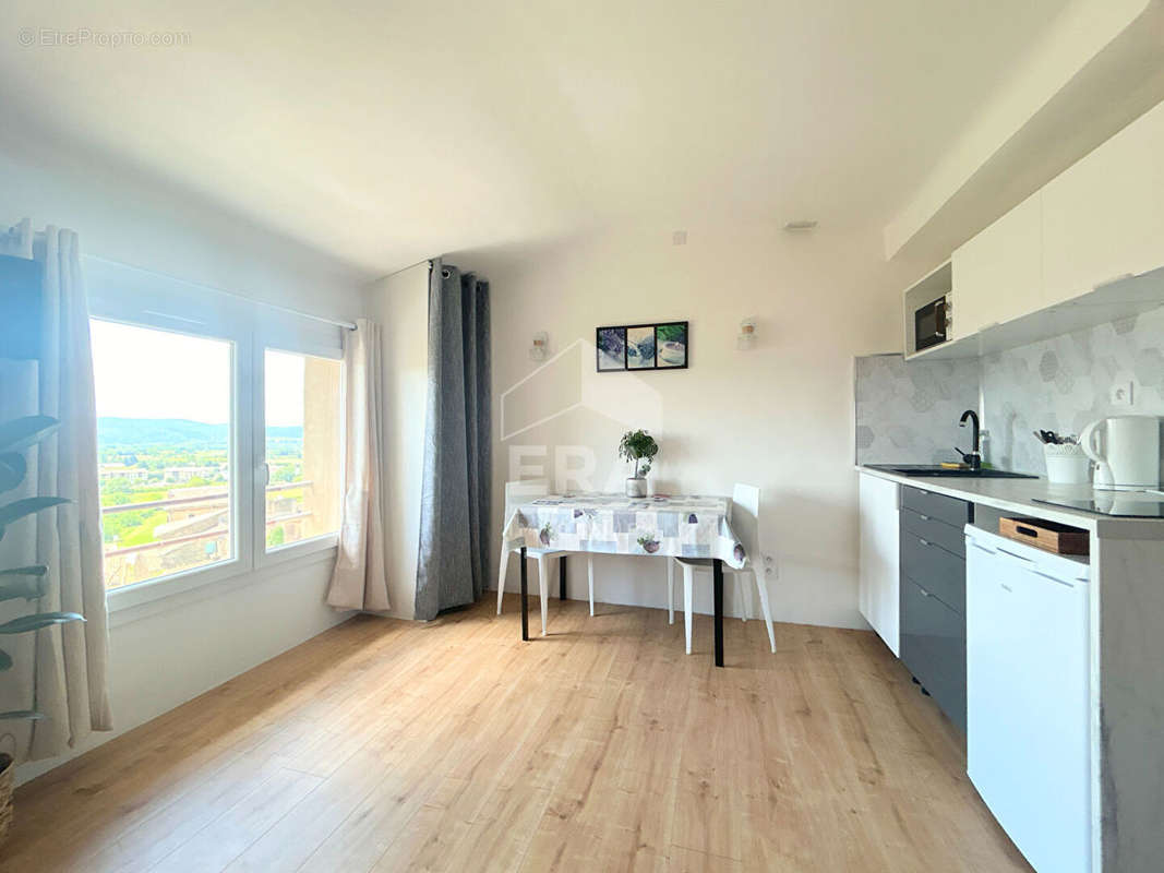 Appartement à CADENET