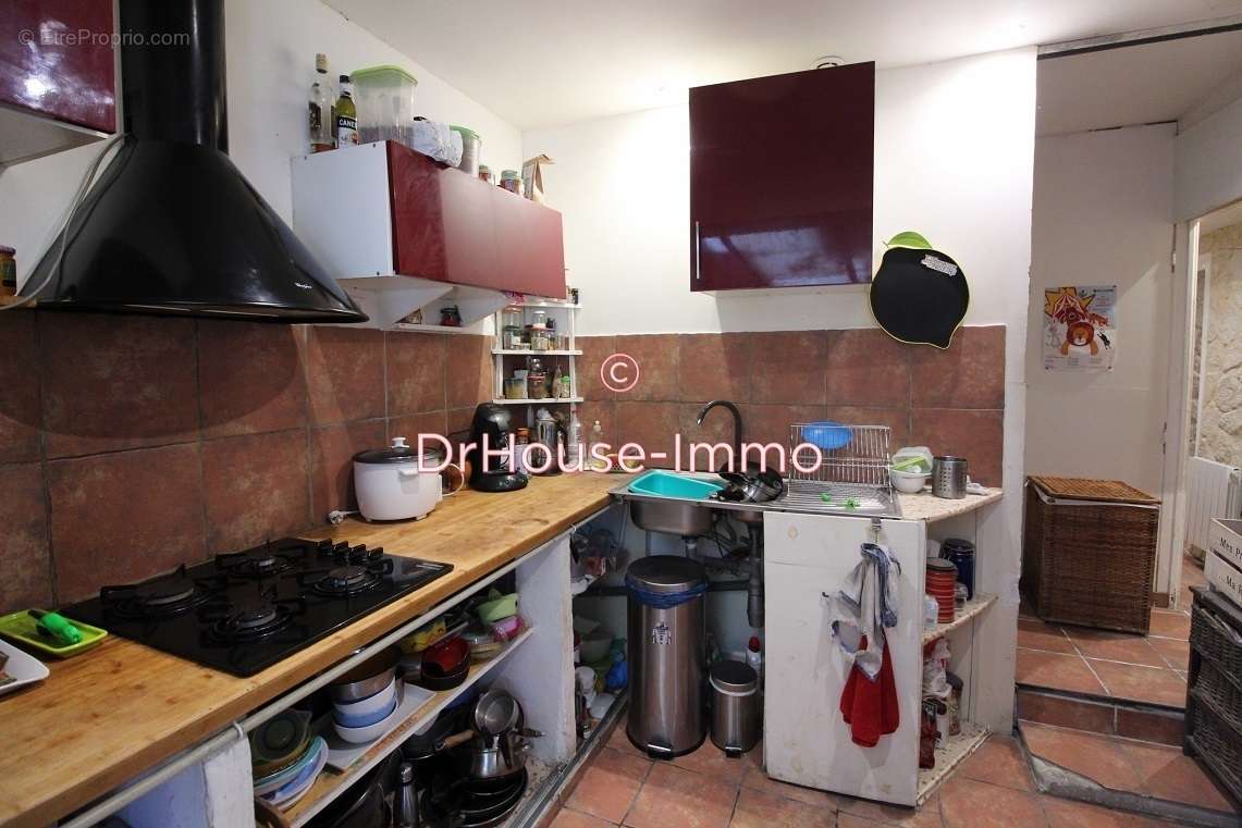 Appartement à MARSEILLE-3E