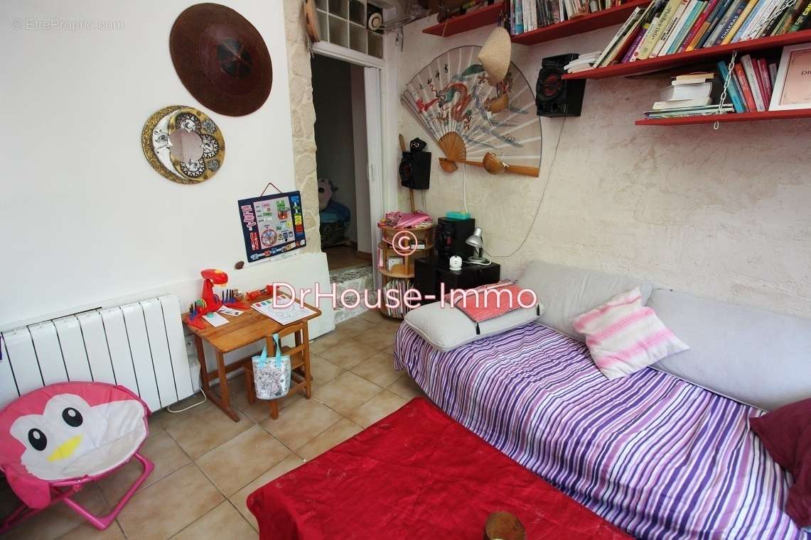 Appartement à MARSEILLE-3E