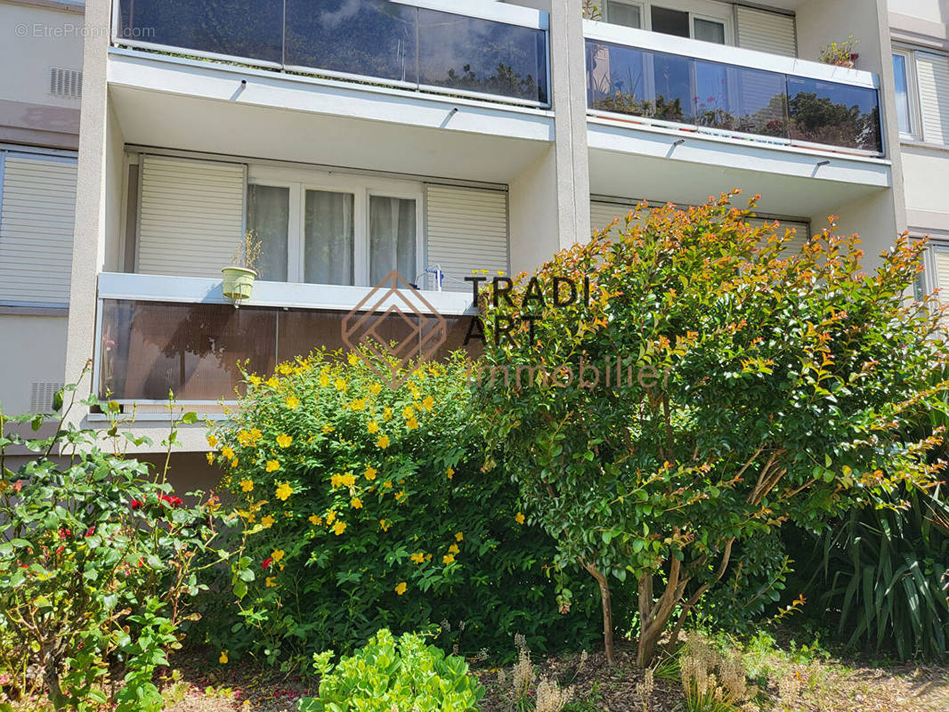 Appartement à SAINTE-GENEVIEVE-DES-BOIS