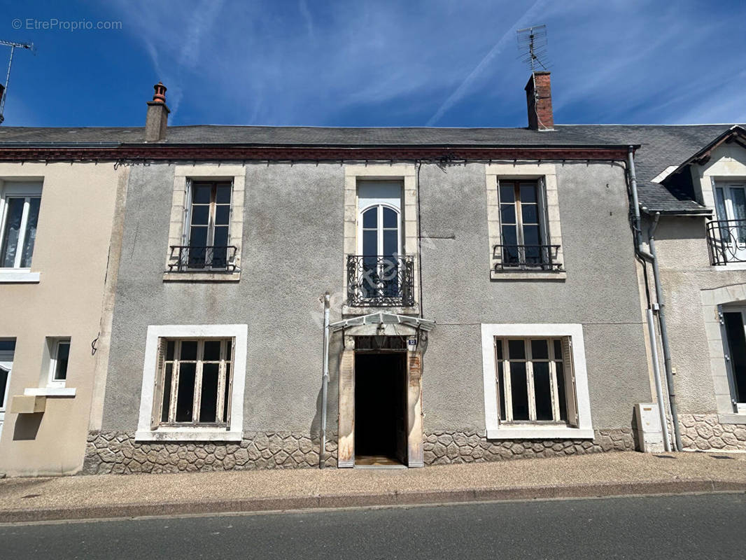 Maison à POULAINES