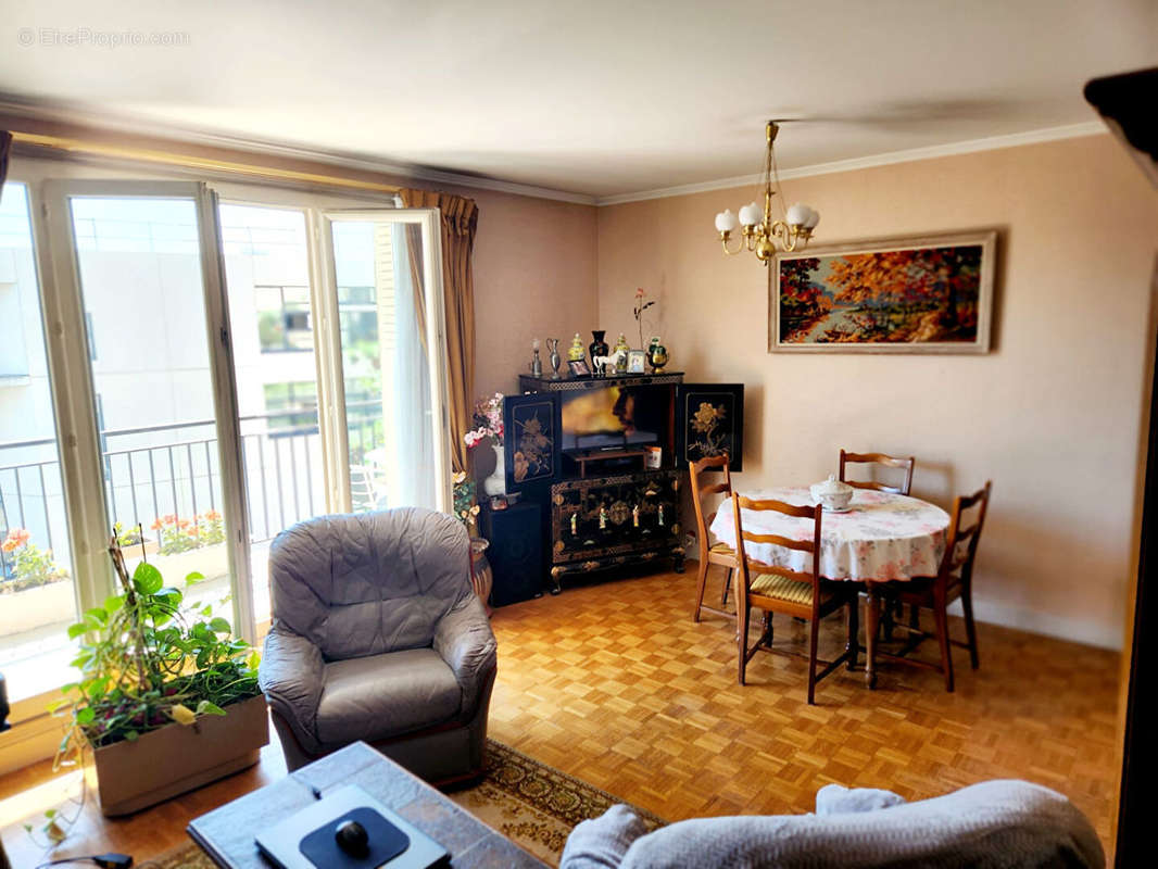 Appartement à COLOMBES