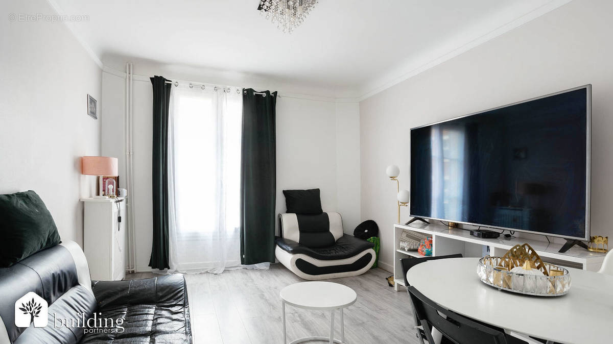 Appartement à COURBEVOIE