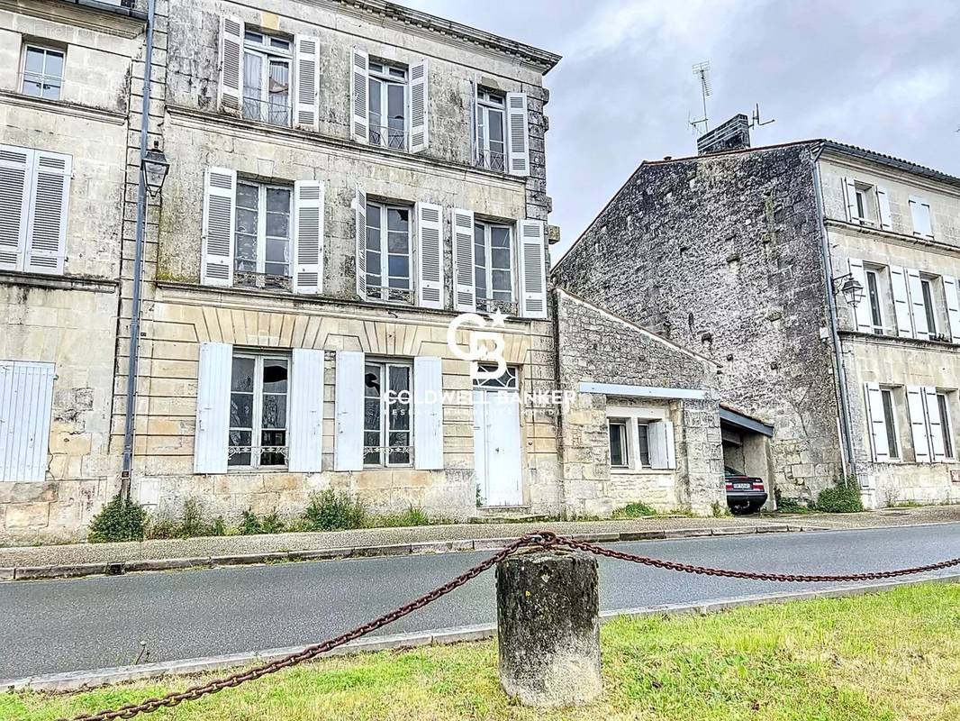 Maison à SAINT-SAVINIEN