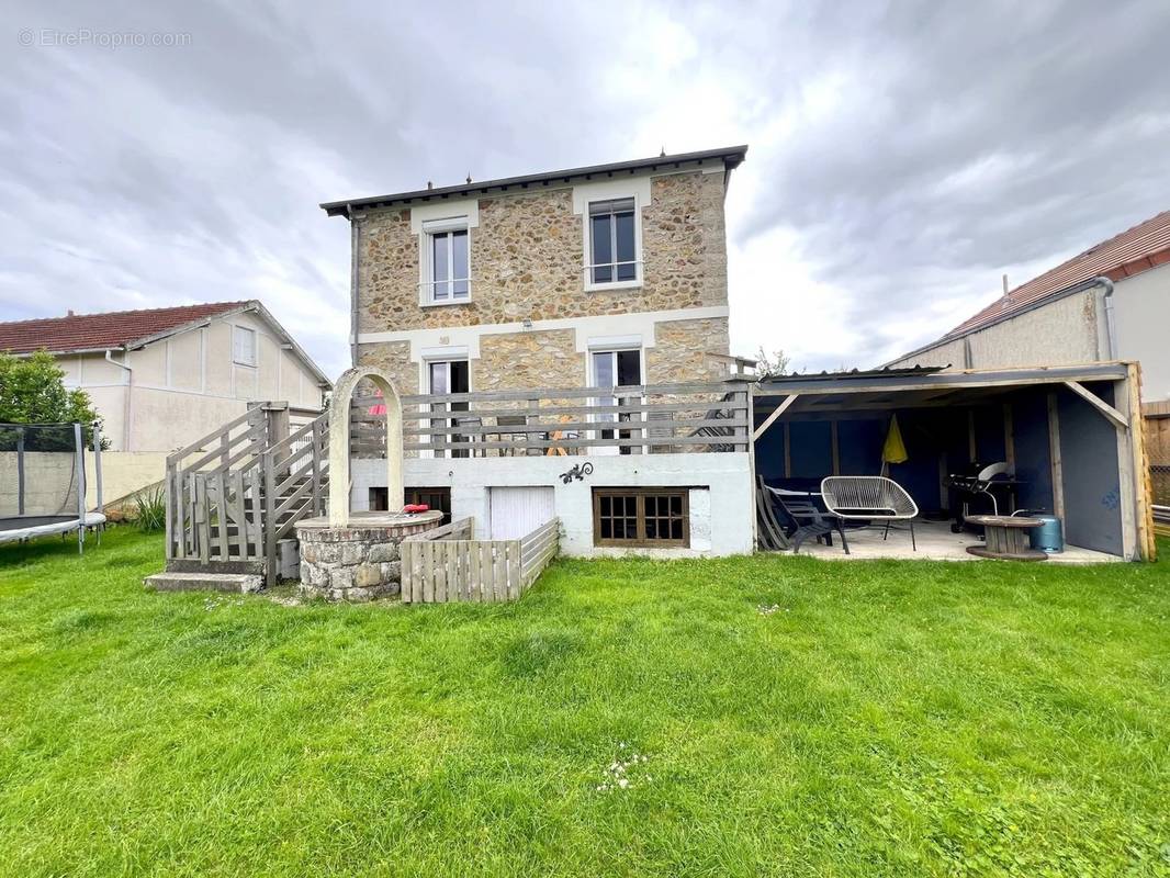 Maison à FONTENAY-TRESIGNY