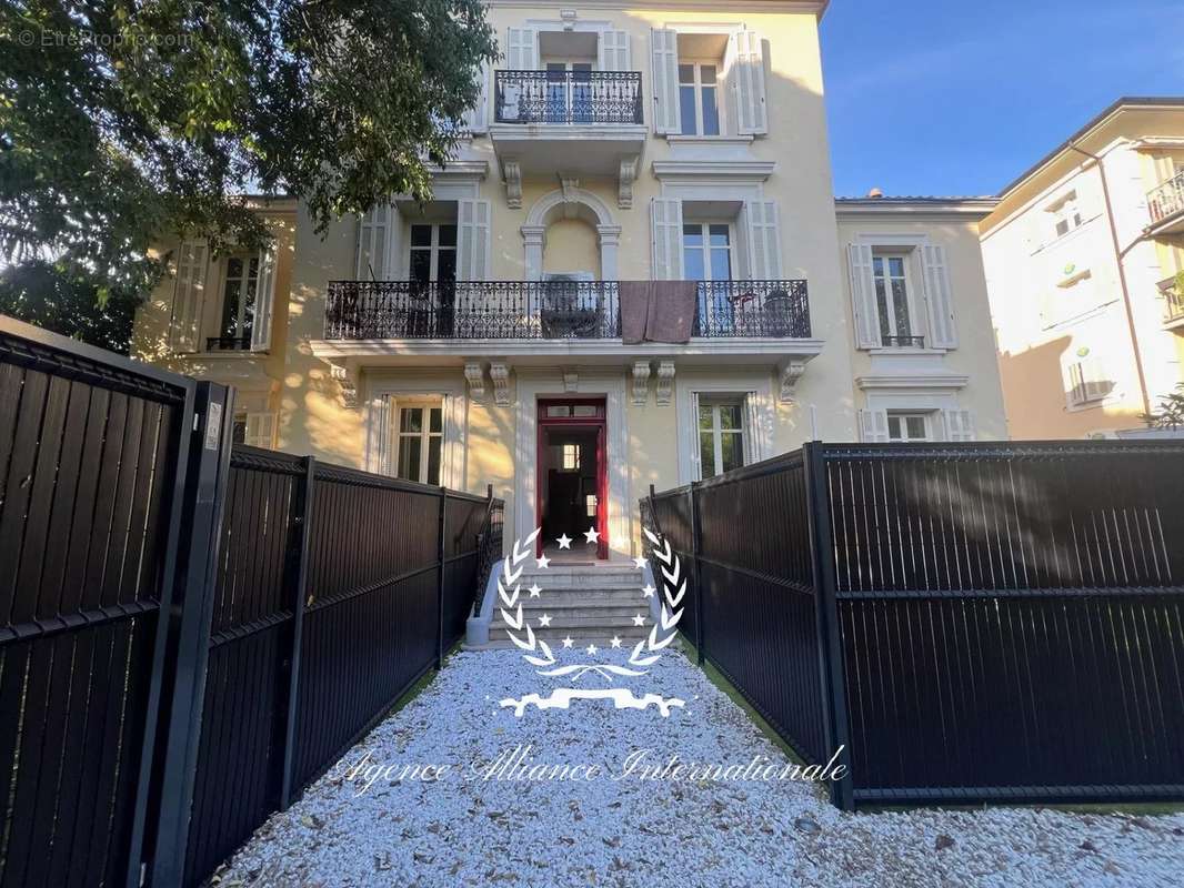 Appartement à CANNES