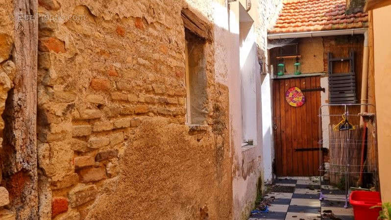 Maison à VERDUN-SUR-LE-DOUBS