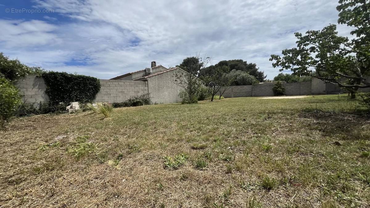 Terrain à FOS-SUR-MER