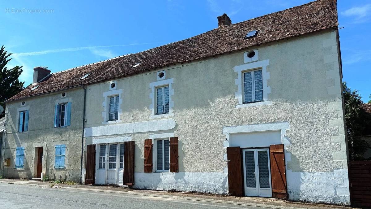 Maison à COULONGES