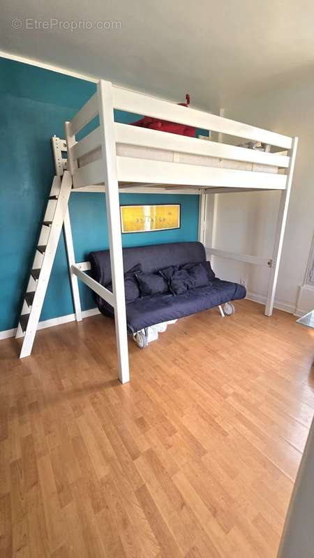 Appartement à COURBEVOIE