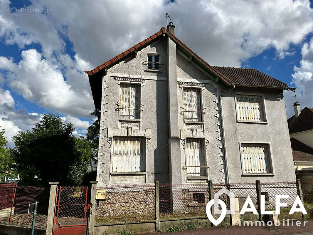 Maison à SAINT-GRATIEN