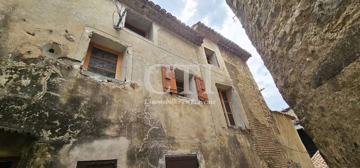 Maison à VAISON-LA-ROMAINE