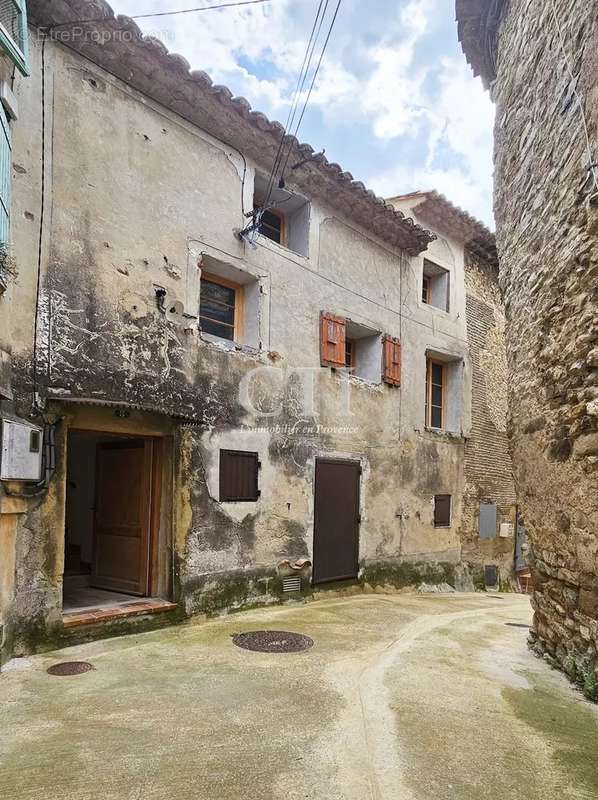 Maison à VAISON-LA-ROMAINE