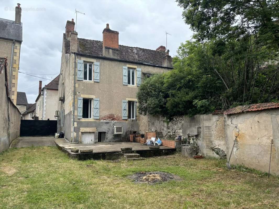 Maison à JOUET-SUR-L&#039;AUBOIS