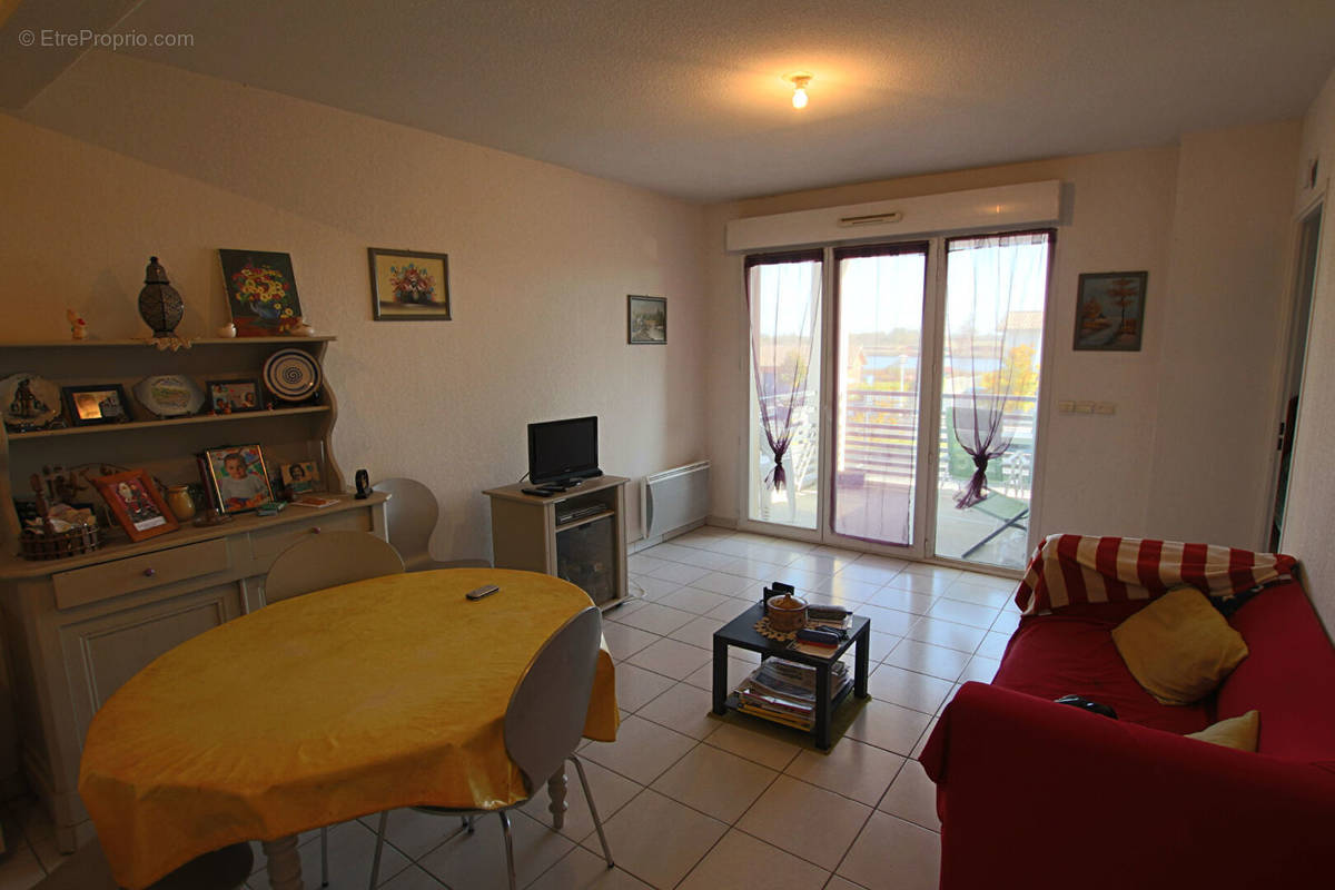 Appartement à PAREMPUYRE