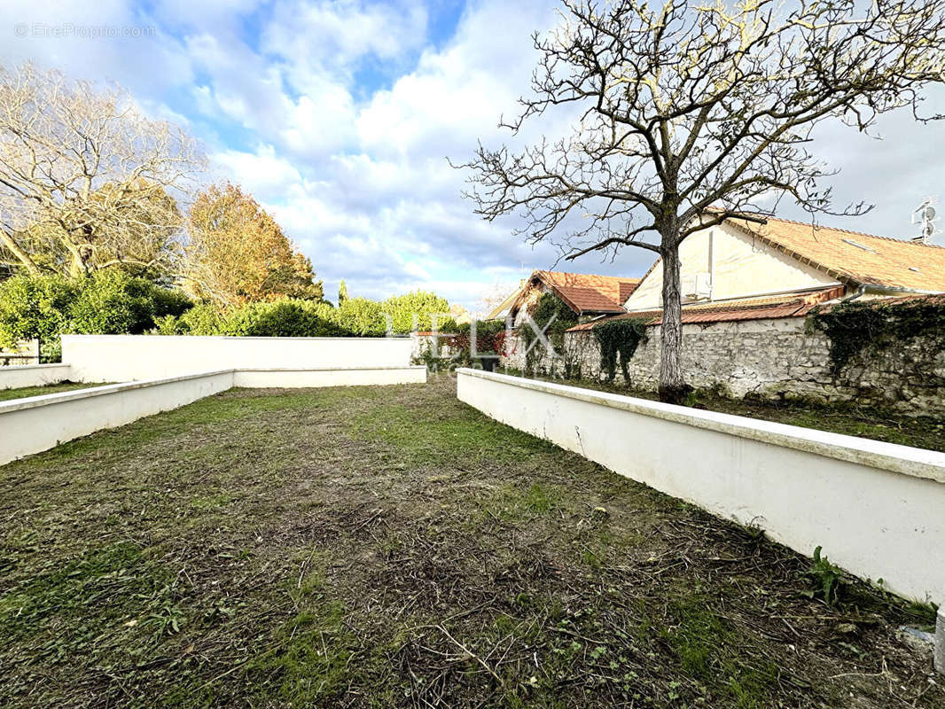 Appartement à SAINT-NOM-LA-BRETECHE