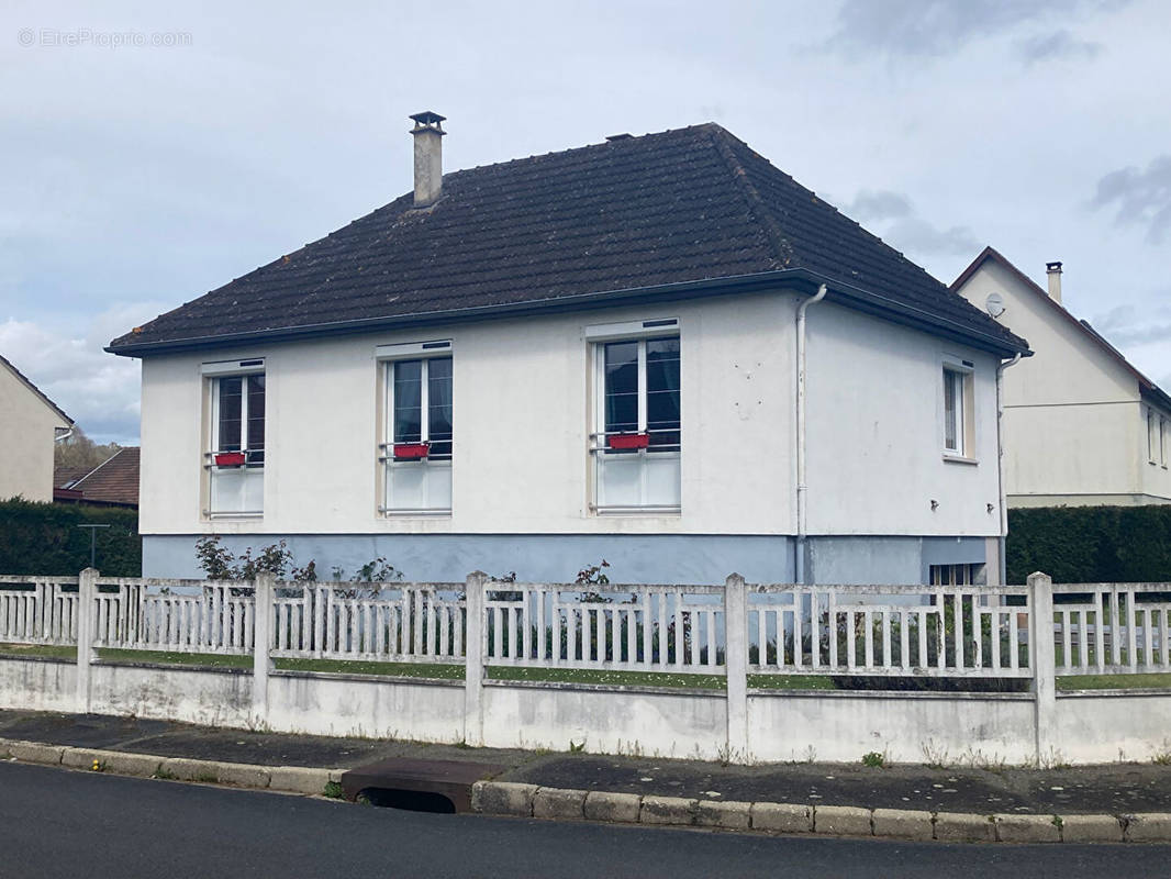 Maison à SAINT-MARTIN-DE-LA-LIEUE