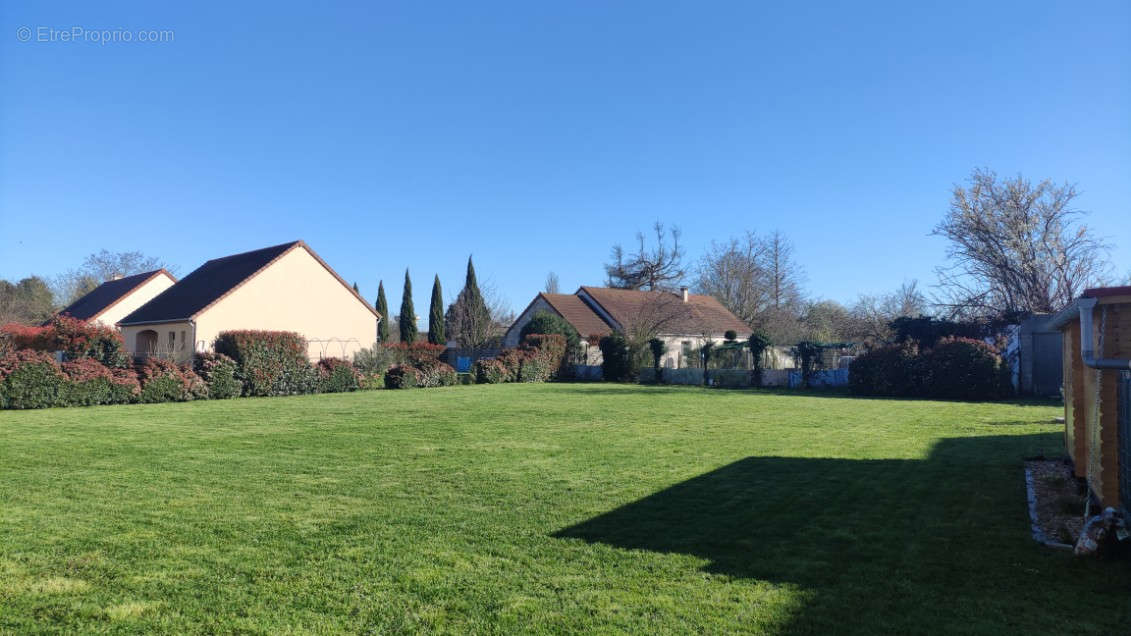 Terrain à BEAUNE