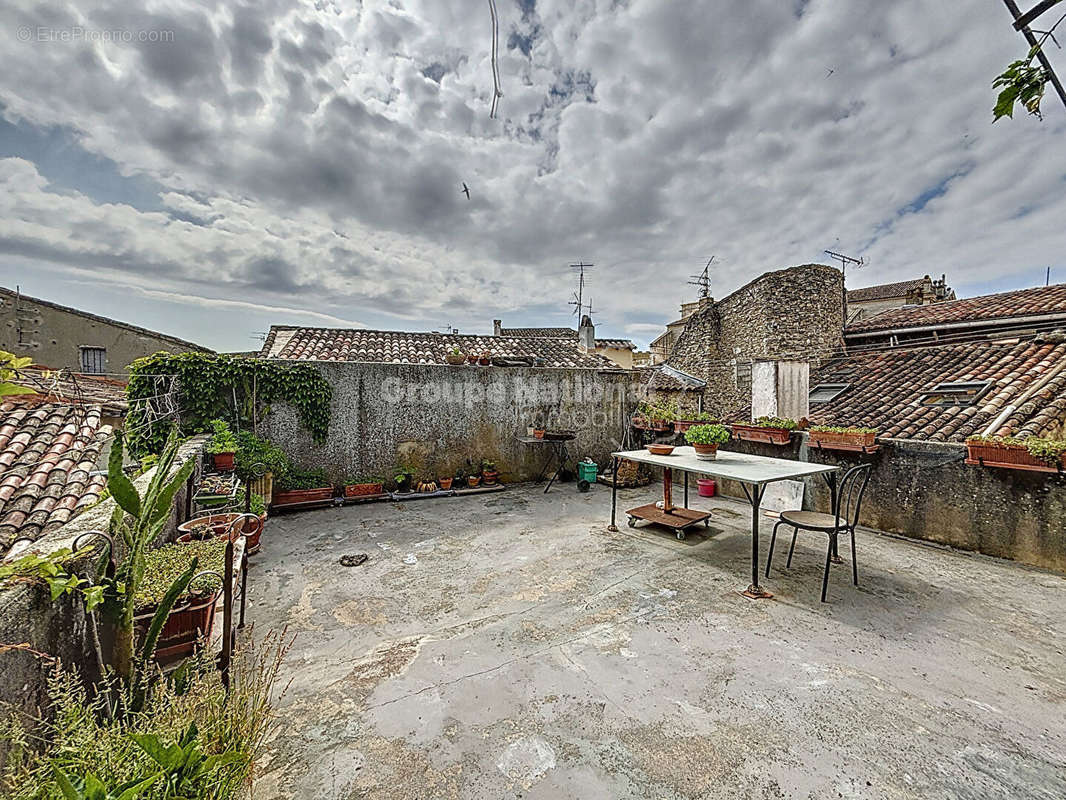 Maison à L&#039;ISLE-SUR-LA-SORGUE