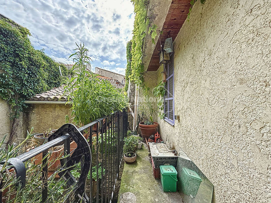 Maison à L&#039;ISLE-SUR-LA-SORGUE