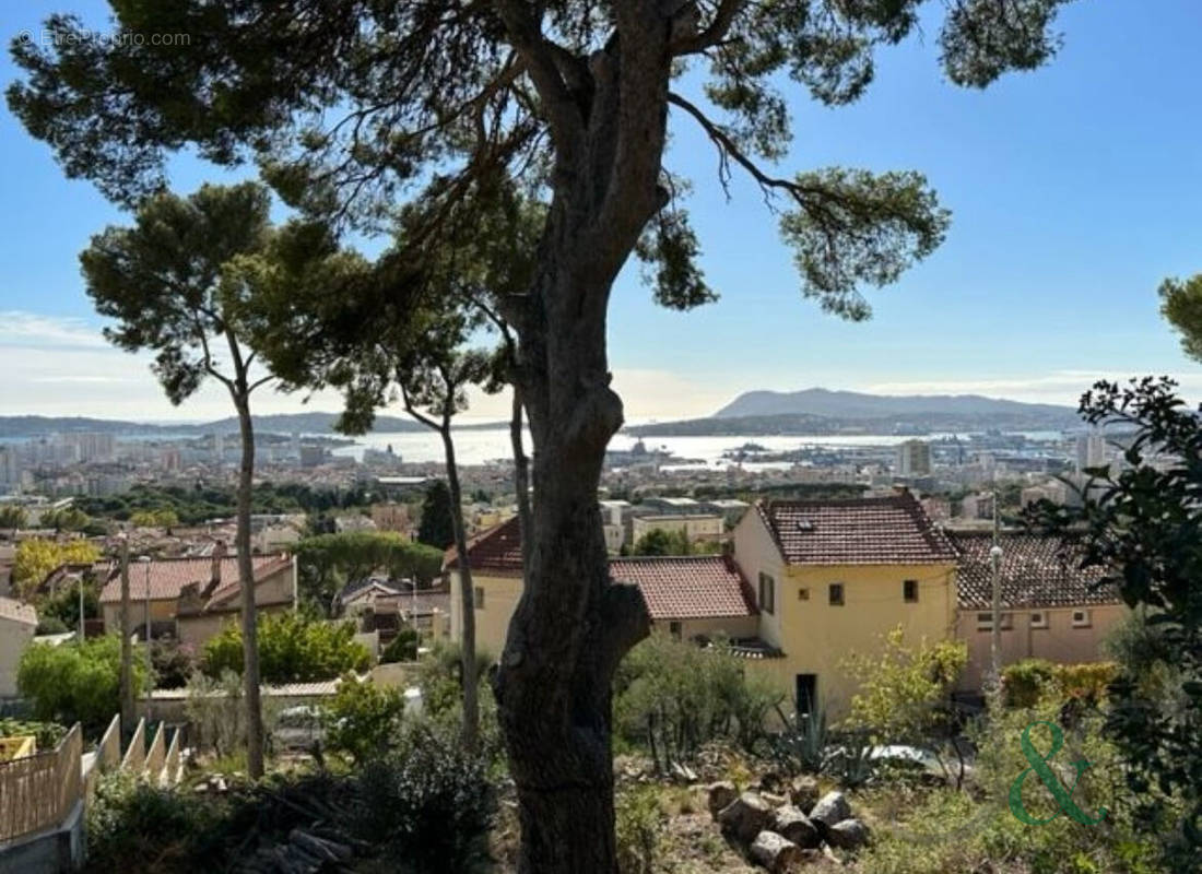 Terrain à TOULON