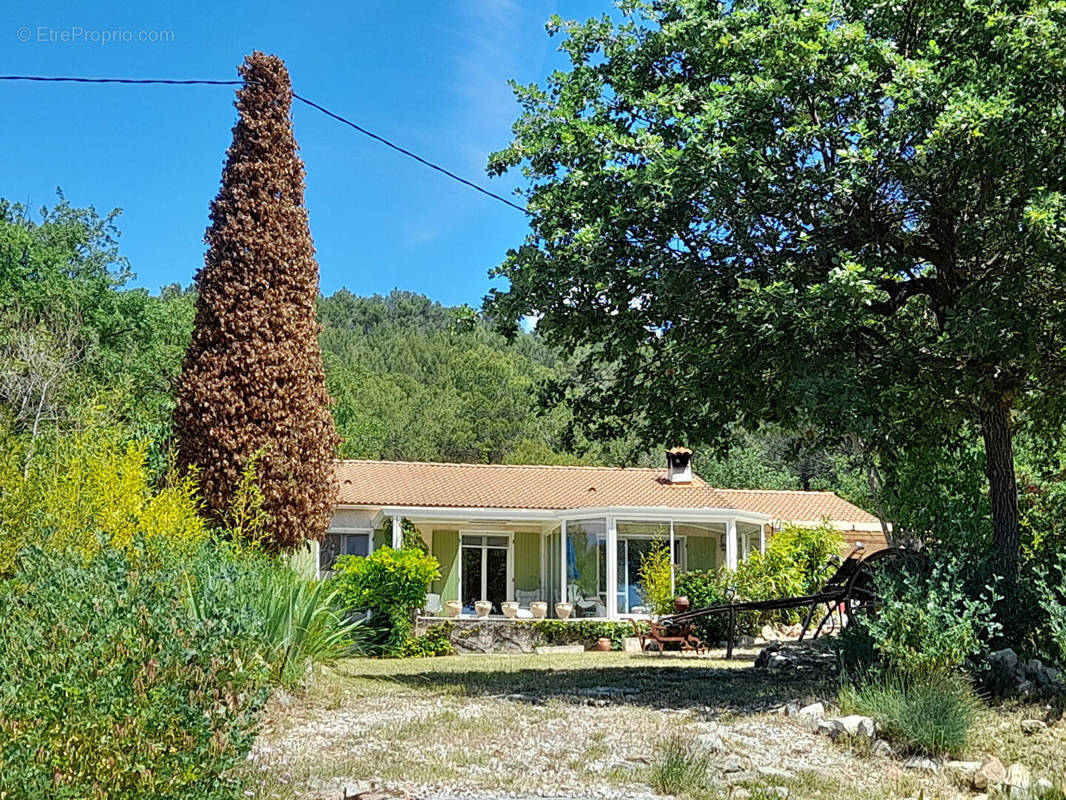 Maison à ENTRECASTEAUX