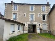 Facade cour - Appartement à MONTMORILLON