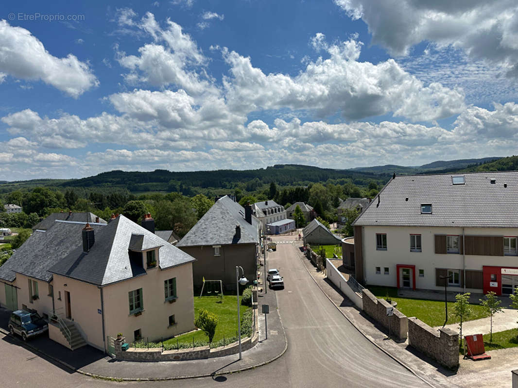 Maison à MONTSAUCHE-LES-SETTONS