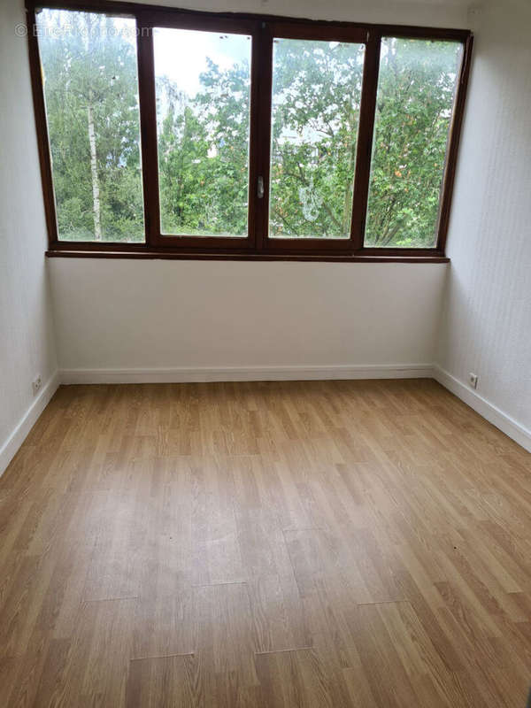 Appartement à FONTENAY-LE-FLEURY