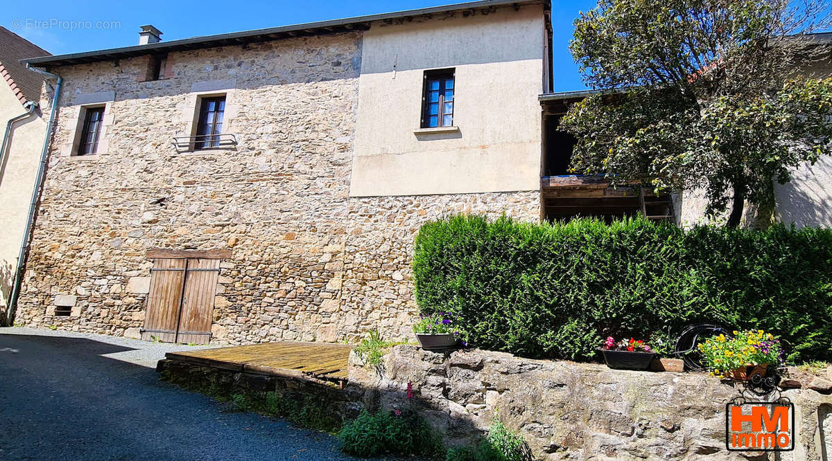 Maison à LADIGNAC-LE-LONG