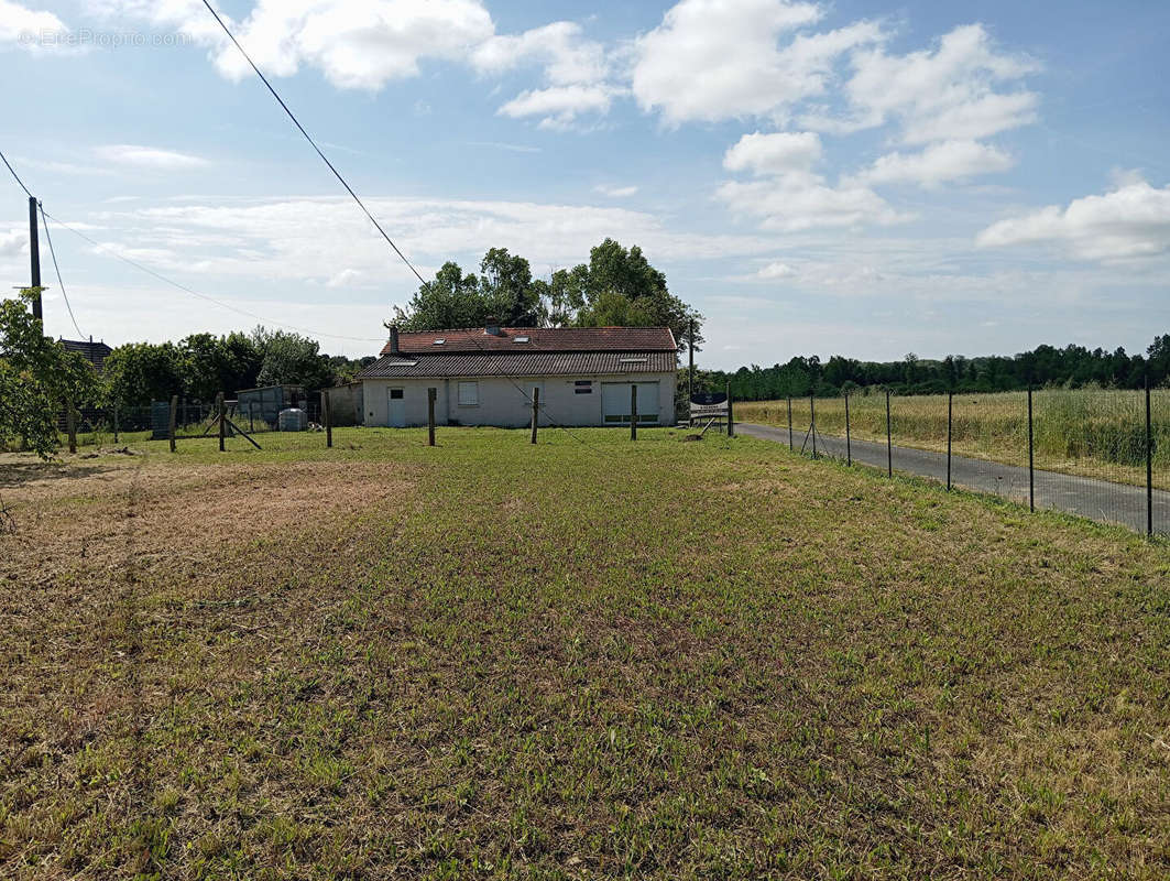 Maison à COUSSAY