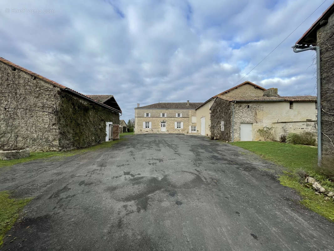 Maison à LA MAGDELEINE