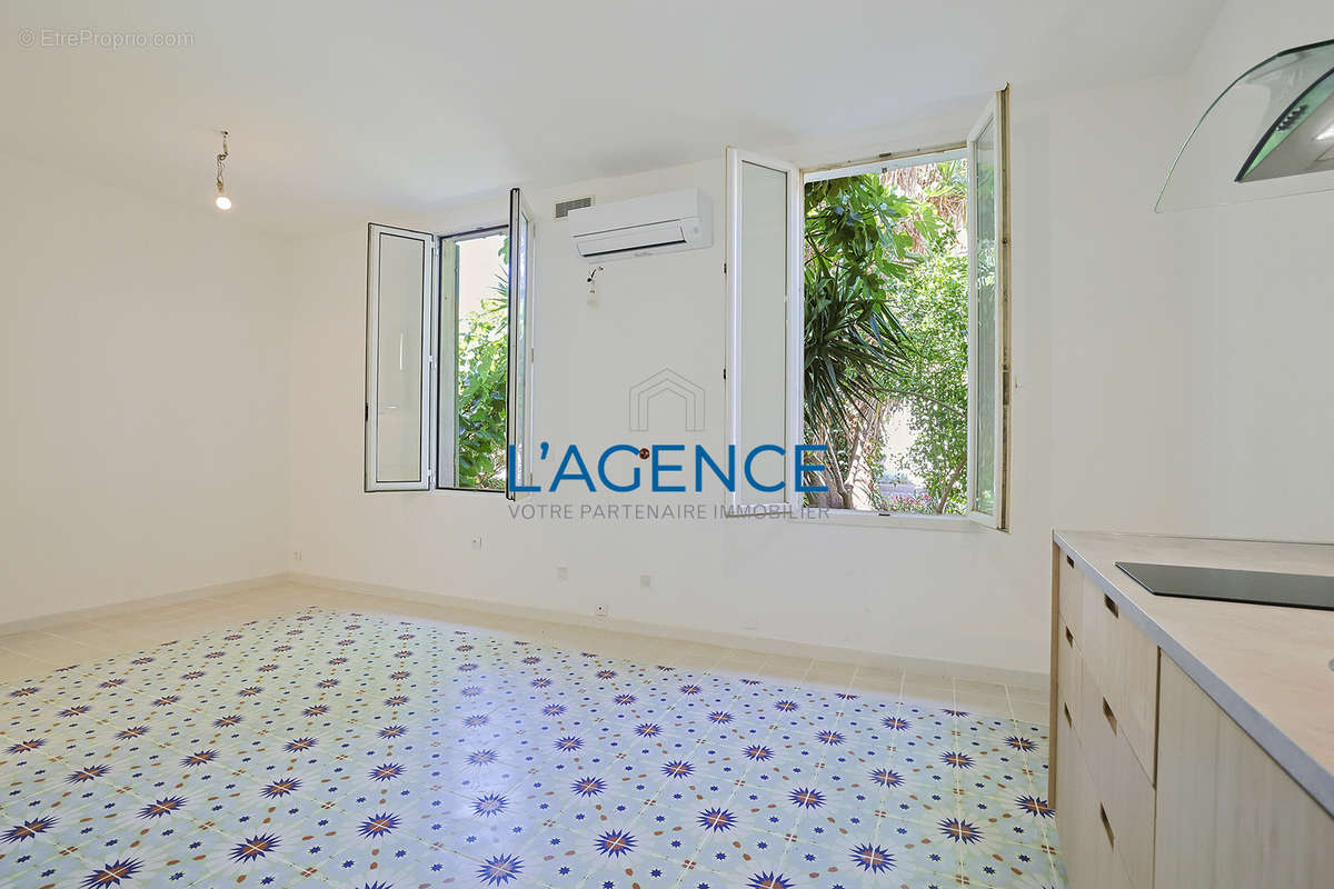 Appartement à HYERES