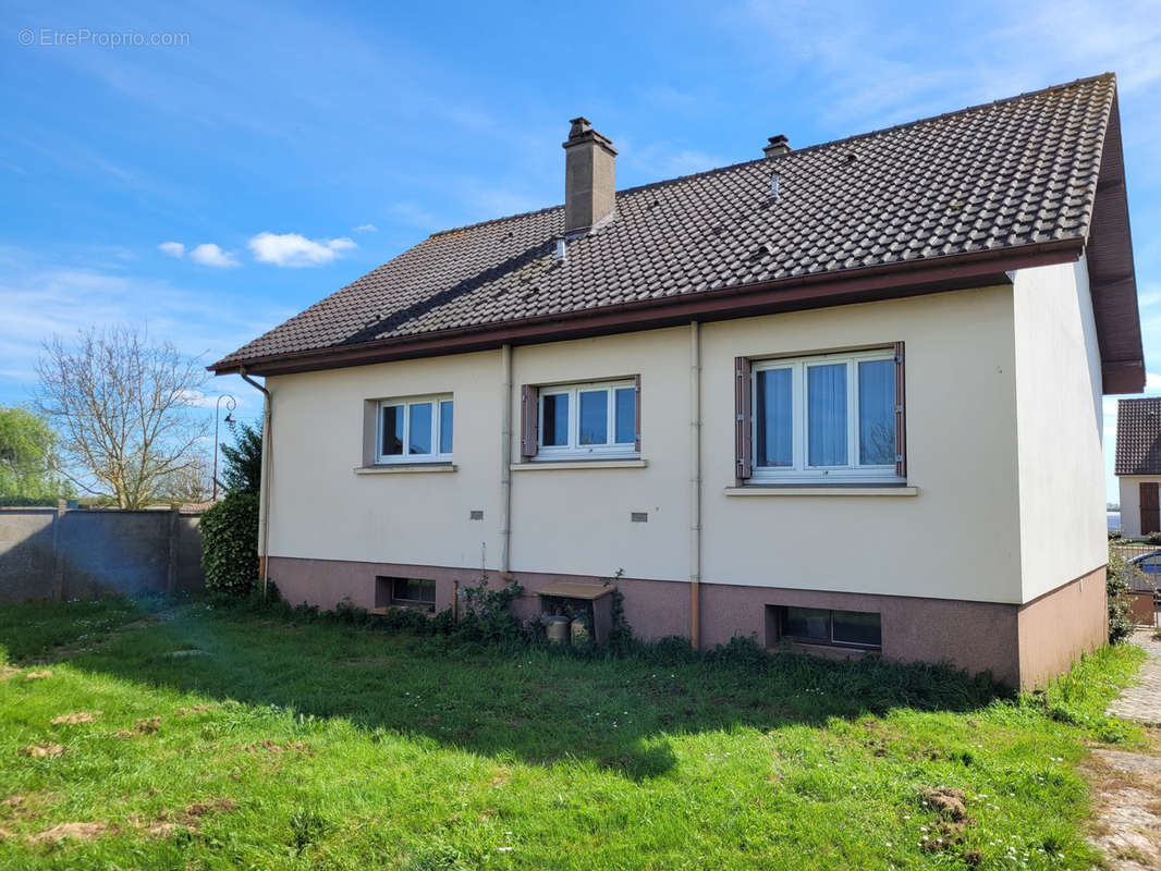 Maison à FONTENAY-SUR-EURE