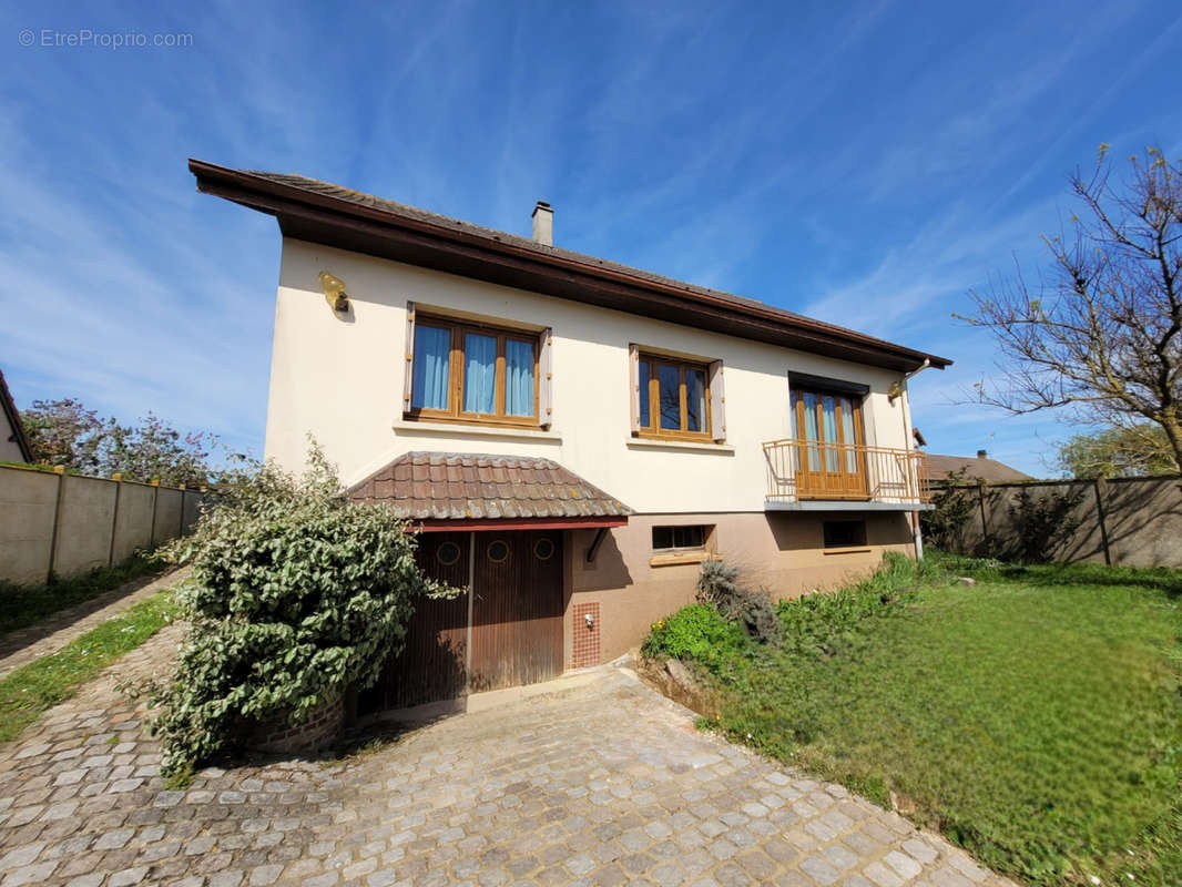 Maison à FONTENAY-SUR-EURE