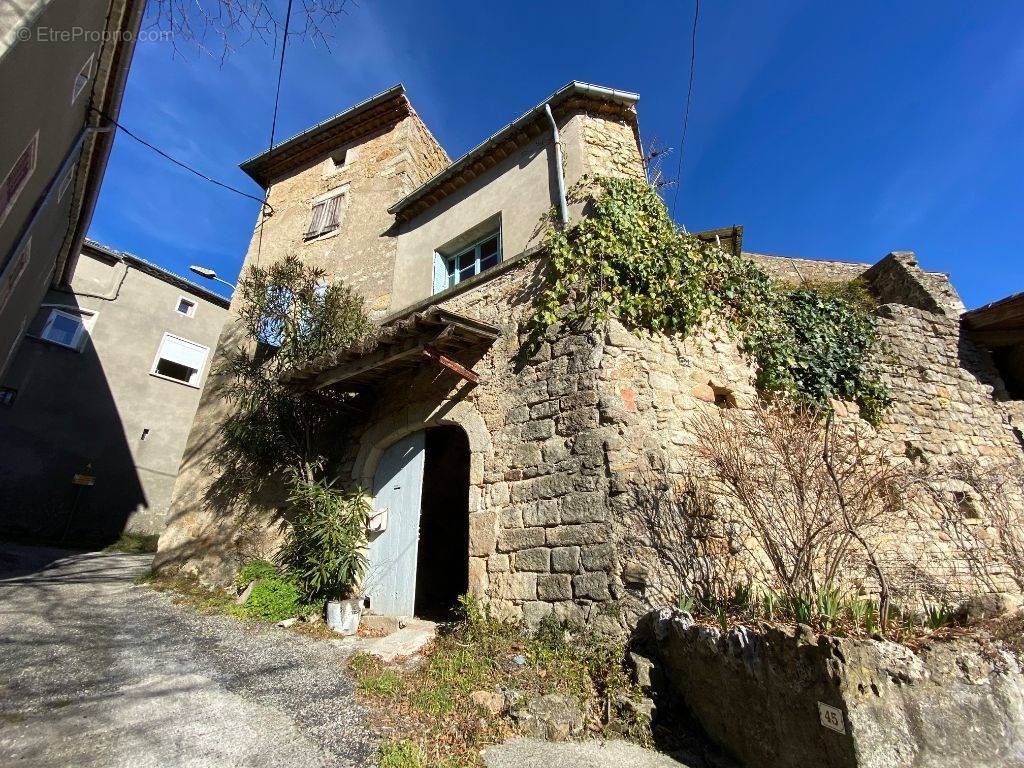 Maison à SAINT-PAUL-LE-JEUNE