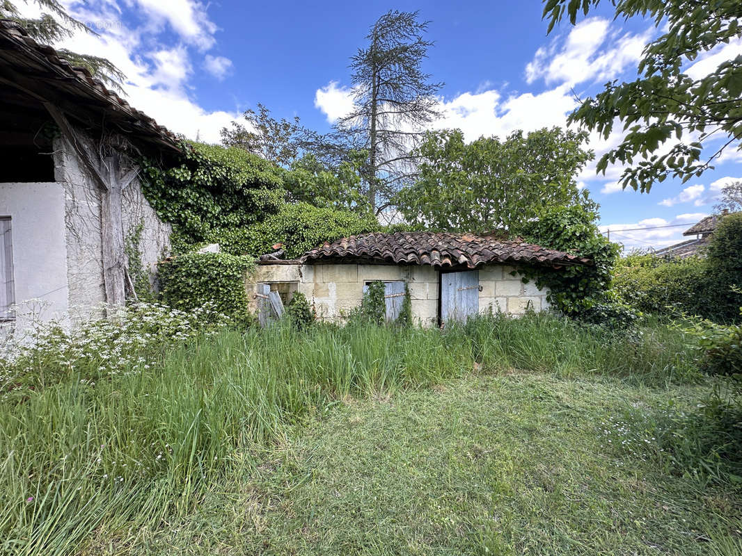 Maison à BAZAC