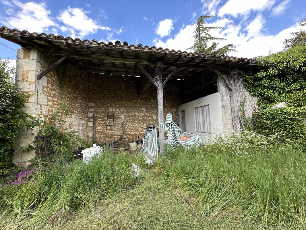 Maison à BAZAC