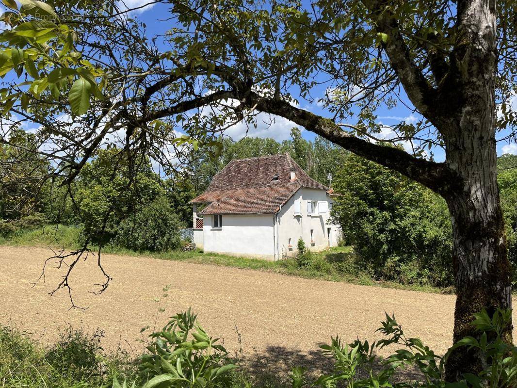 Maison à LISSAC-ET-MOURET