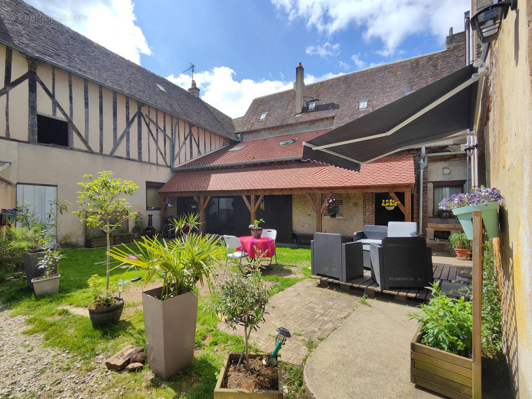 Maison à LONGNY-AU-PERCHE