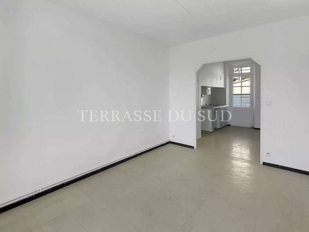 Appartement à MARSEILLE-16E