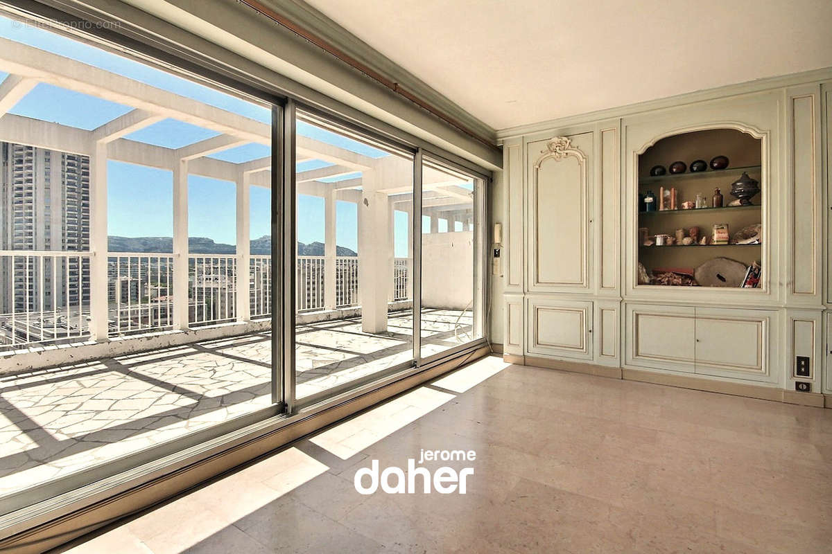 Appartement à MARSEILLE-8E