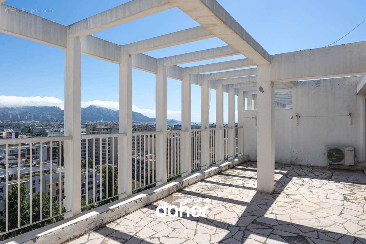 Appartement à MARSEILLE-8E