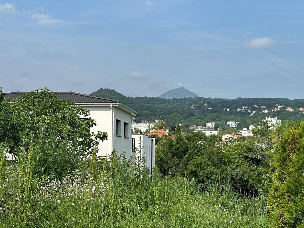 Terrain à CLERMONT-FERRAND