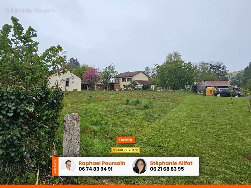 Terrain à MEZIERES-SUR-ISSOIRE