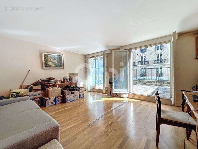 Appartement à PARIS-15E